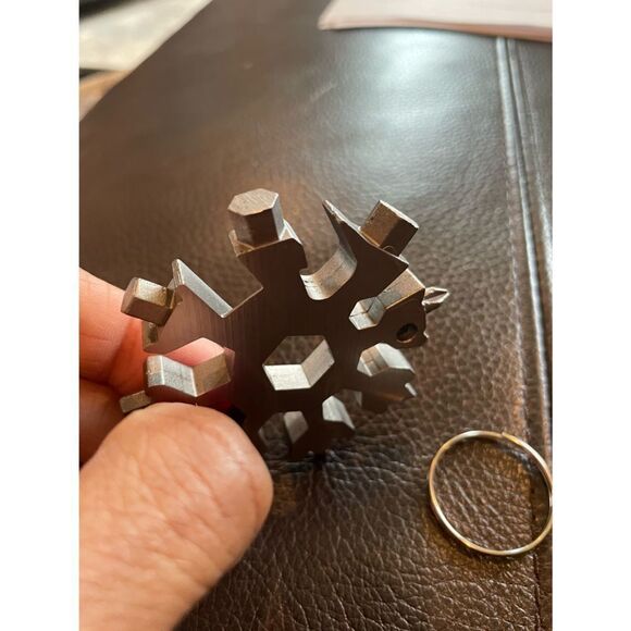 Stainless Steel Multi Tool Snowflake Keychain - Picture 4 of 8